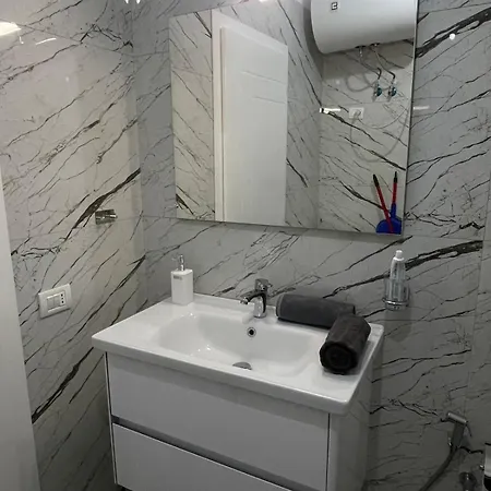 公寓 Ferit'S Property Near Myslym Shyri