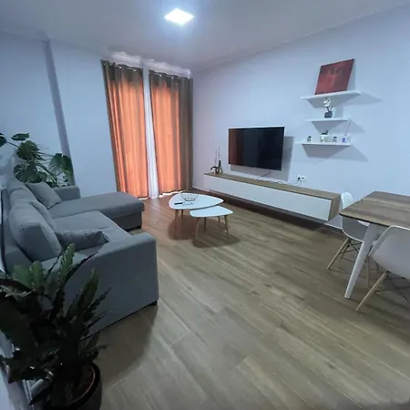 Apartament Ferit's Near Myslym Shyri *