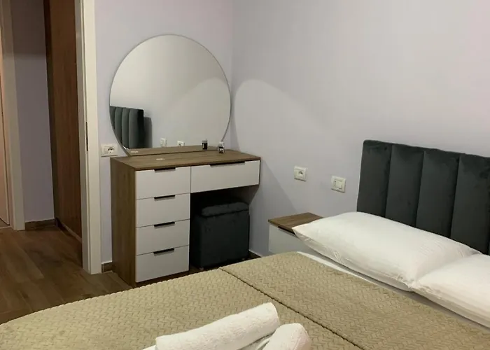 Ferit's Near Myslym Shyri Apartamento